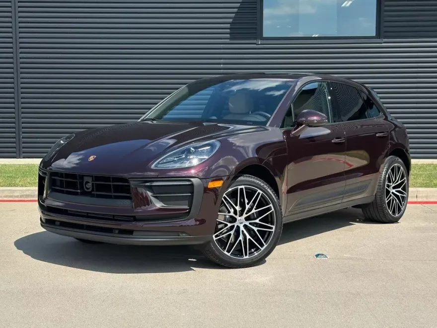 2025 Porsche Macan T photo 1