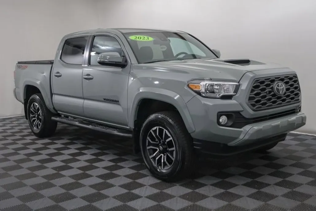 2023 Toyota Tacoma TRD Sport V6 photo 1