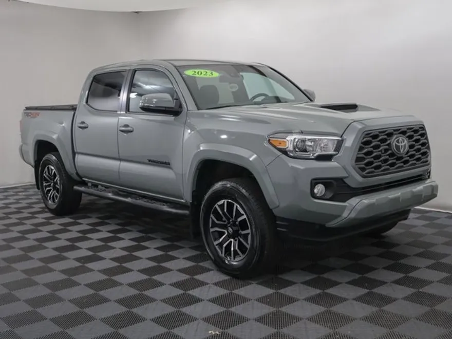 2023 Toyota Tacoma TRD Sport V6 photo 1