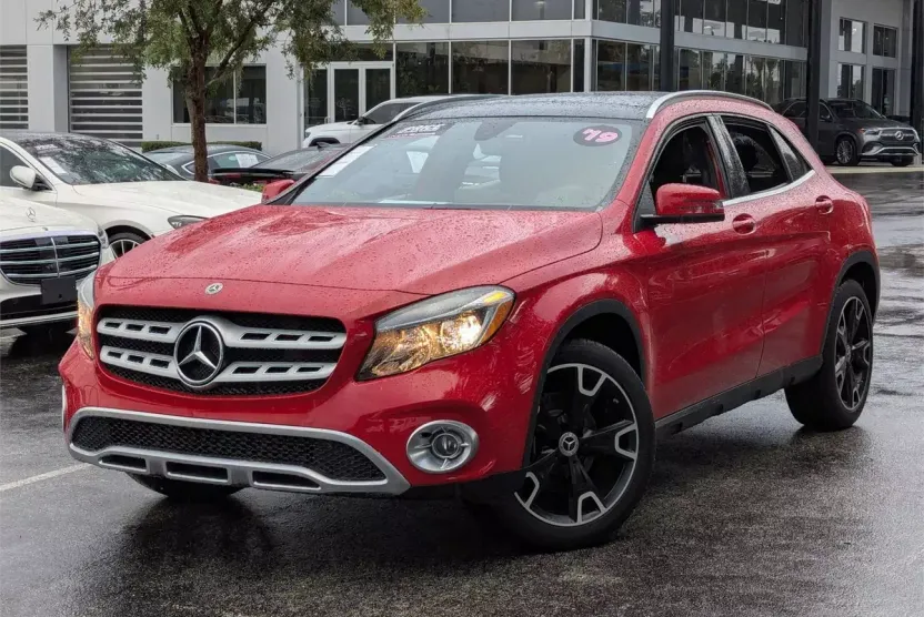 2019 Mercedes Benz GLA photo 1