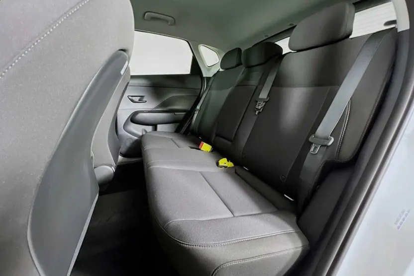 2026 Hyundai Kona SEL photo 1
