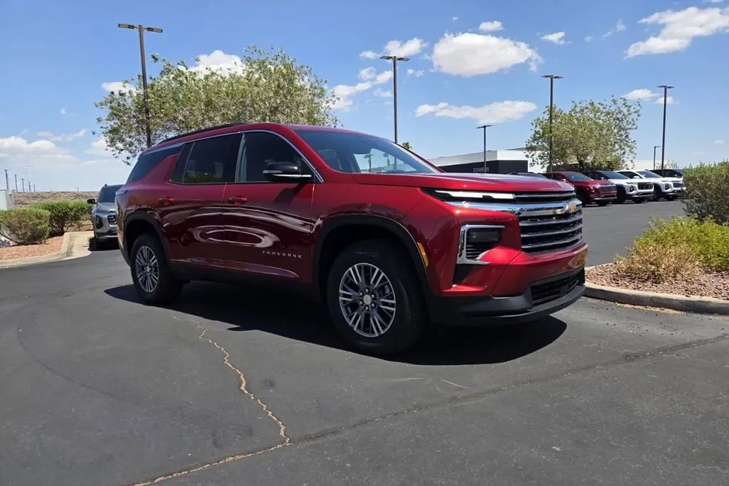 2026 Chevrolet Traverse photo 1