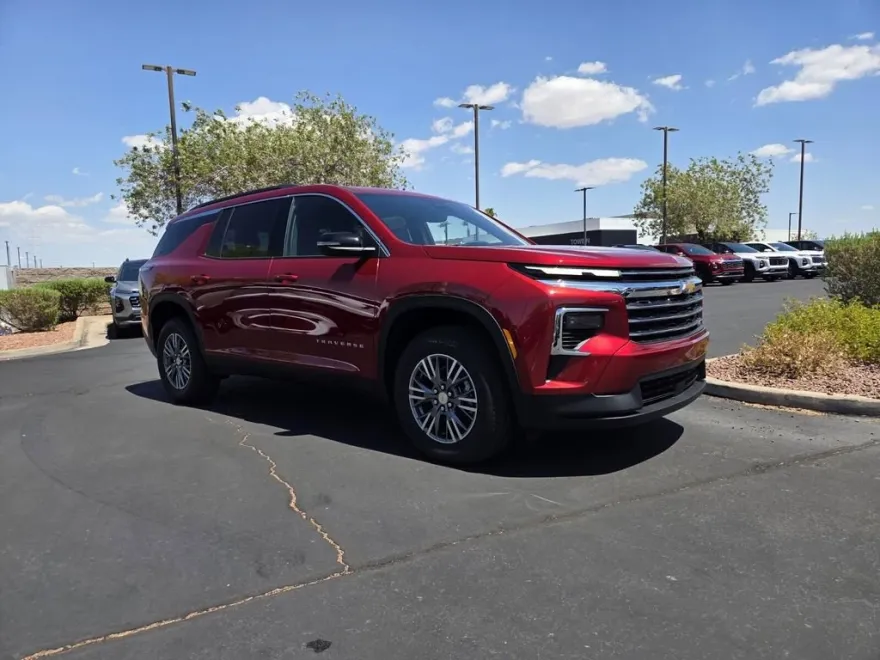 2026 Chevrolet Traverse photo 1
