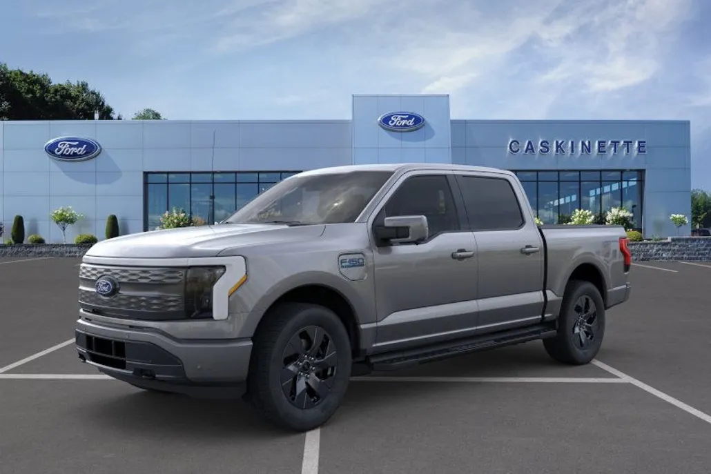 2025 Ford F-150 Lightning Lariat photo 1
