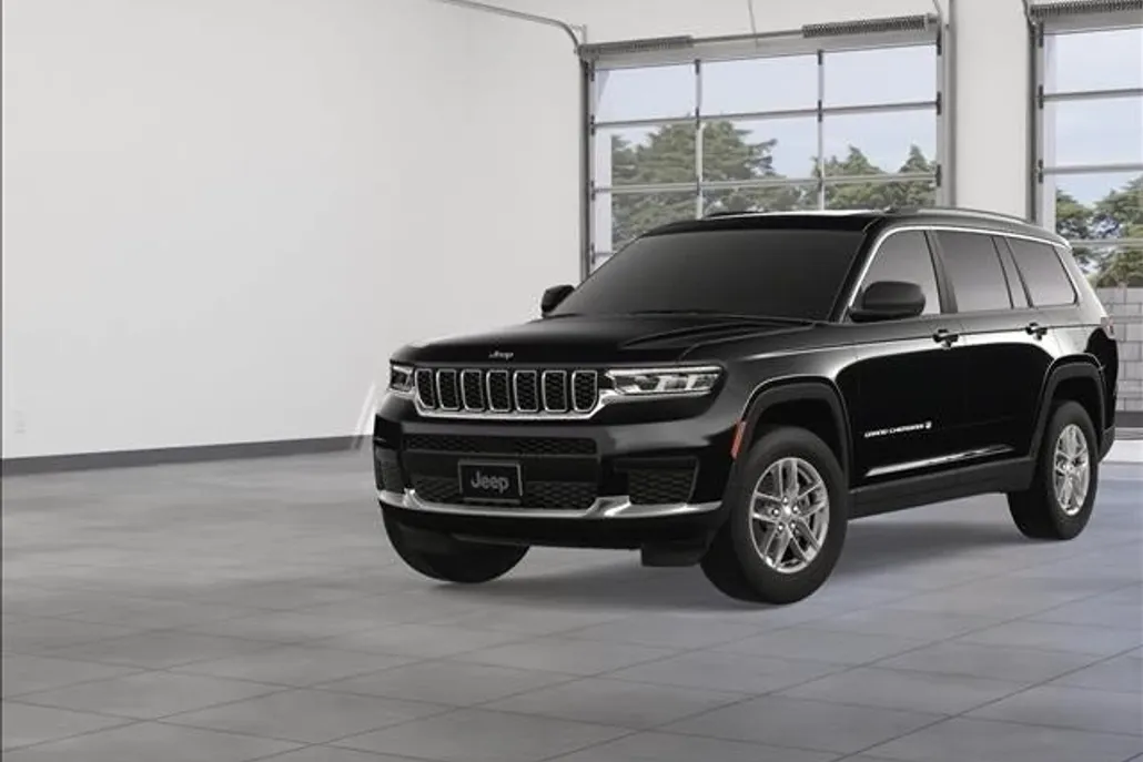 2025 Jeep Grand Cherokee Laredo photo 1
