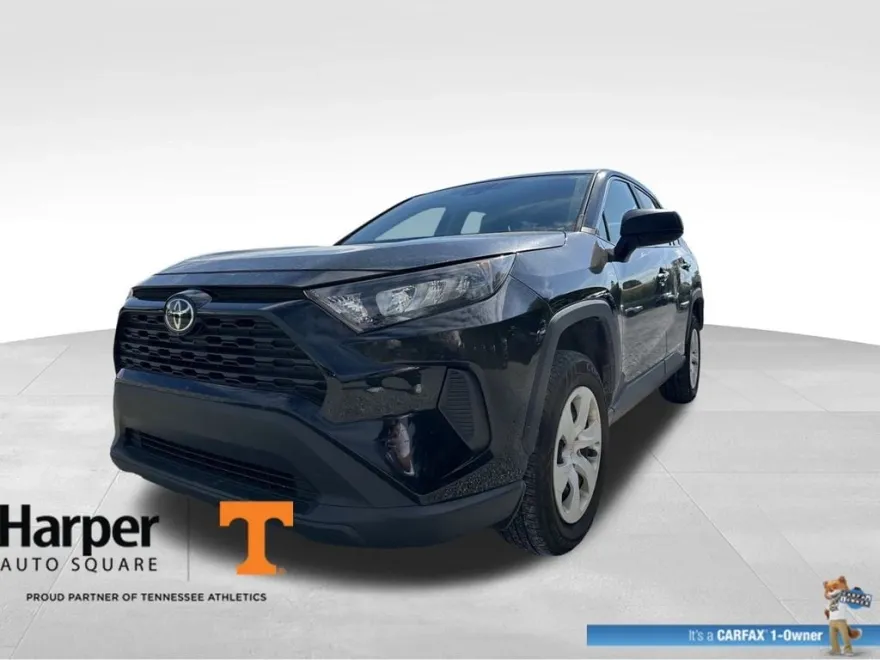 2022 Toyota RAV4 LE photo 1