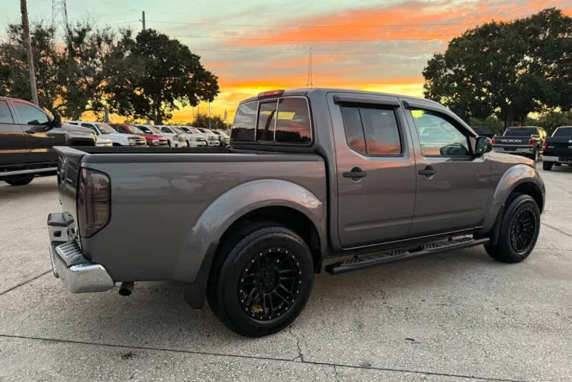 2019 Nissan Frontier SV photo 1