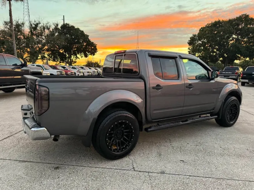 2019 Nissan Frontier SV photo 1