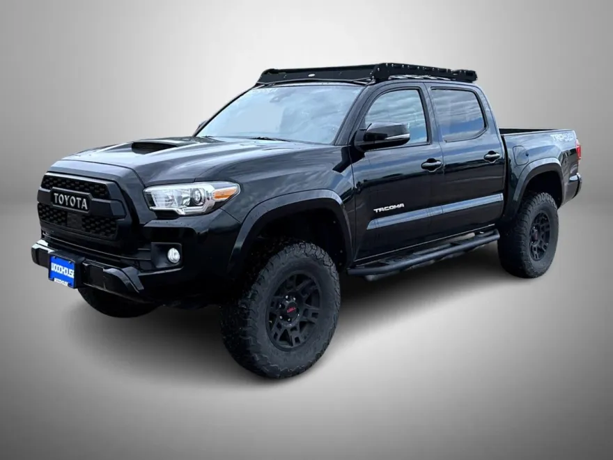 2019 Toyota Tacoma TRD Sport photo 1