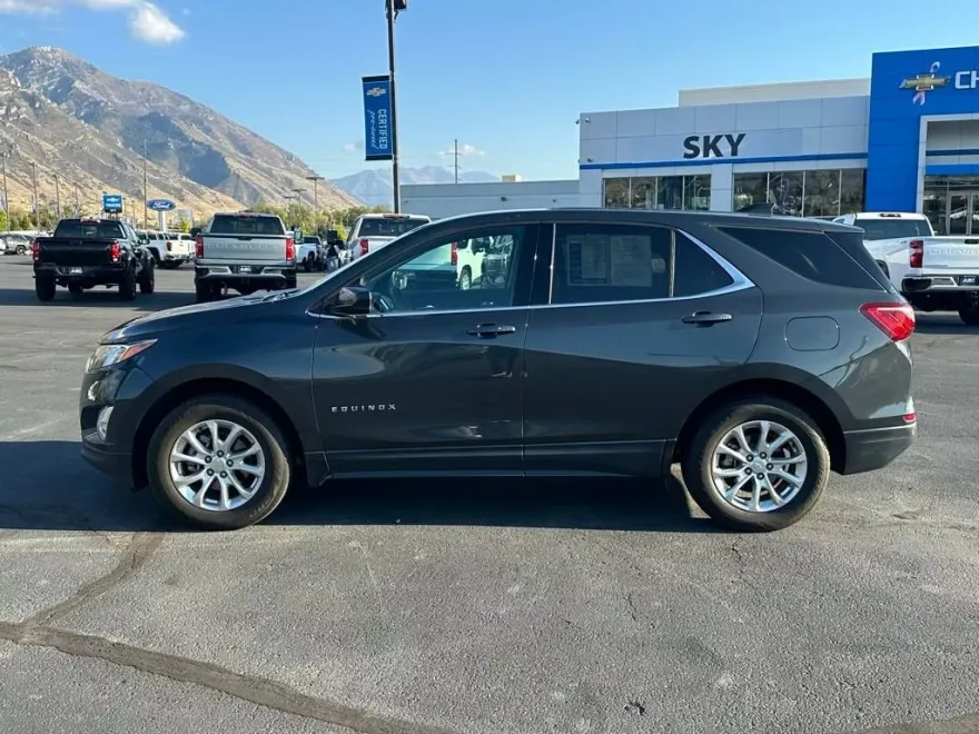 2020 Chevrolet Equinox LT photo 1