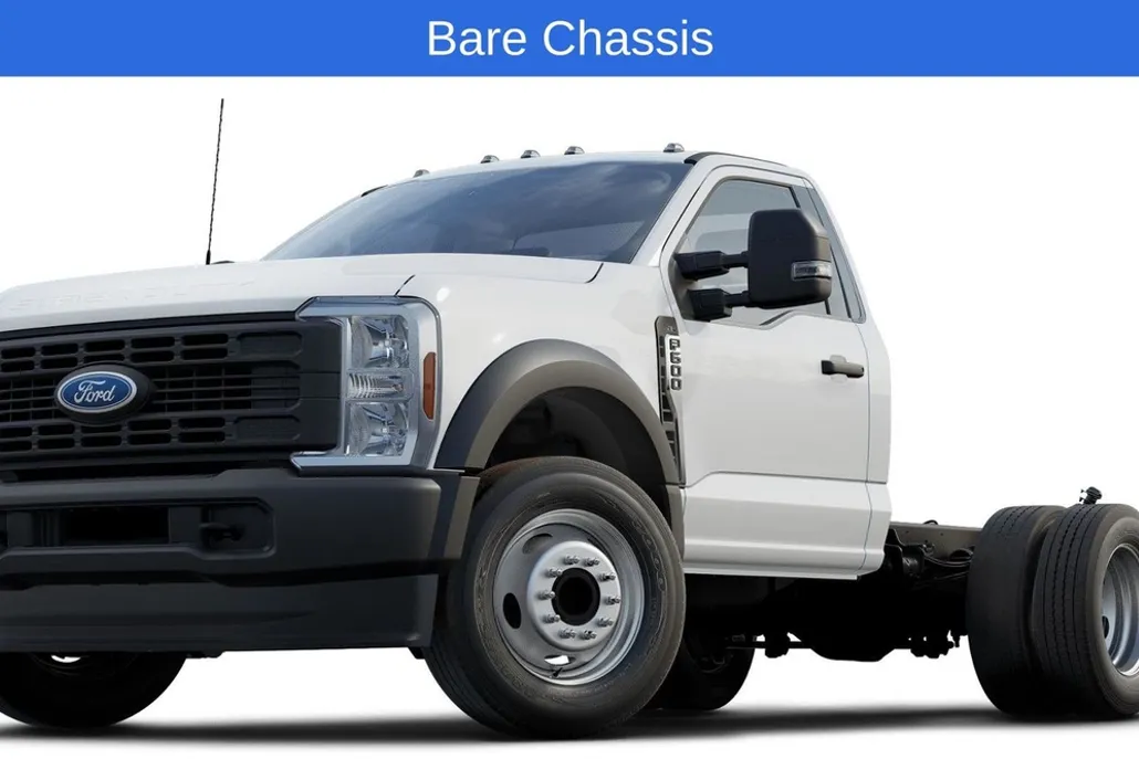 2024 Ford F-600 photo 1