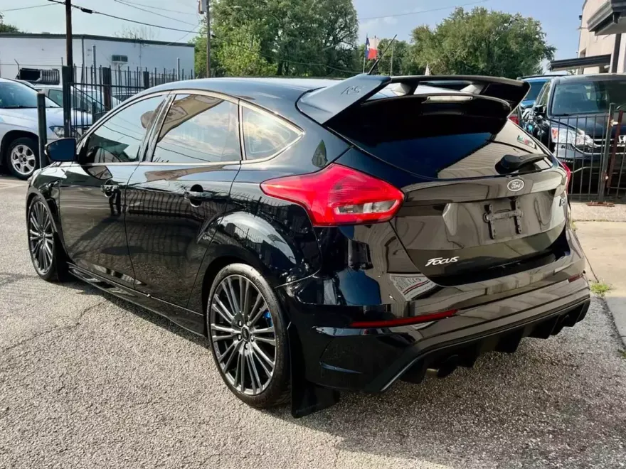 2016 Ford Focus RS photo 1