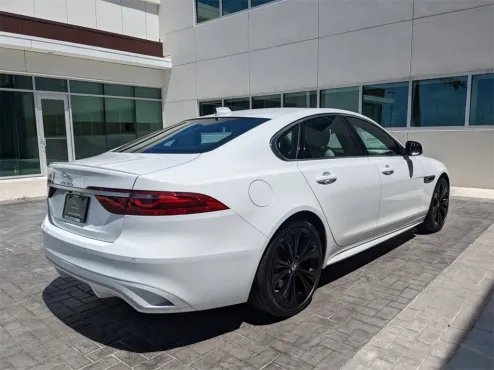2024 Jaguar XF P300 R-Dynamic SE photo 4