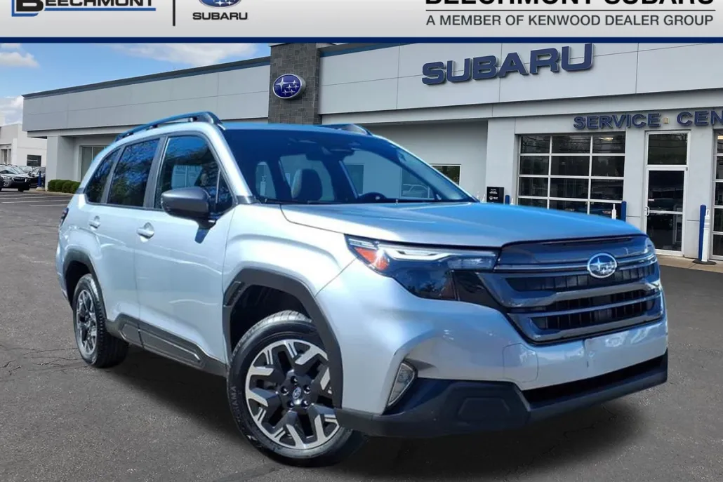 2025 Subaru Forester Premium photo 1