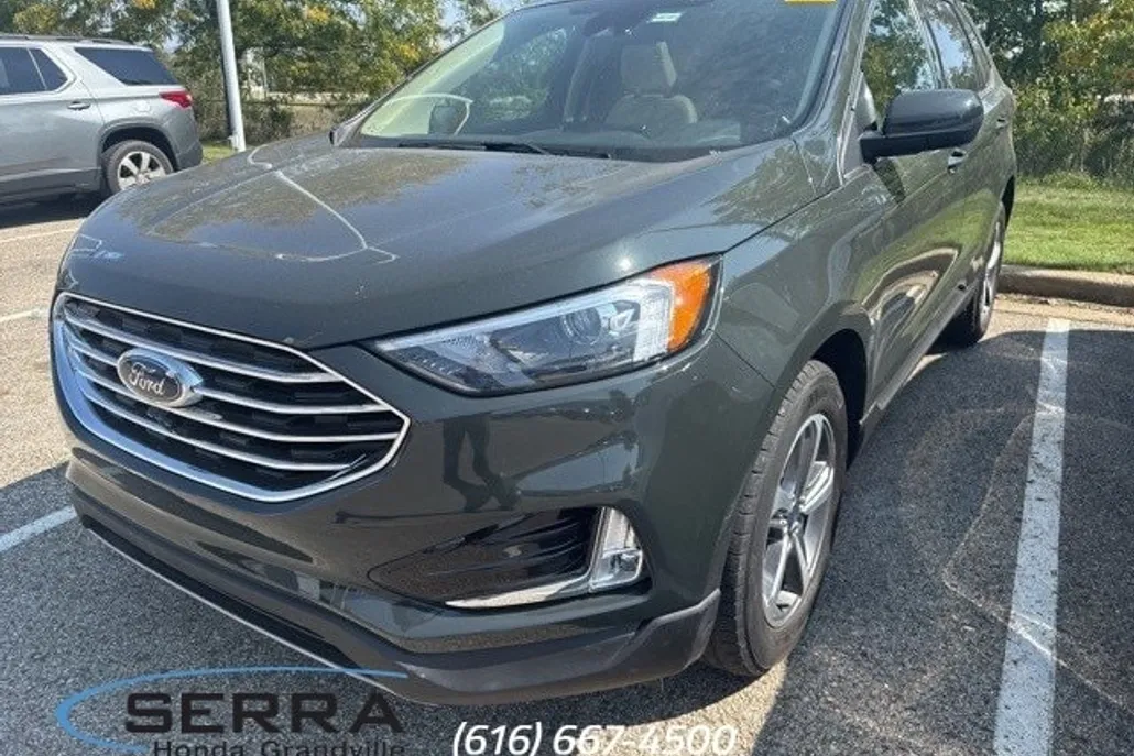 2022 Ford Edge SEL photo 1