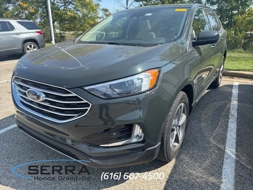 2022 Ford Edge SEL photo 1