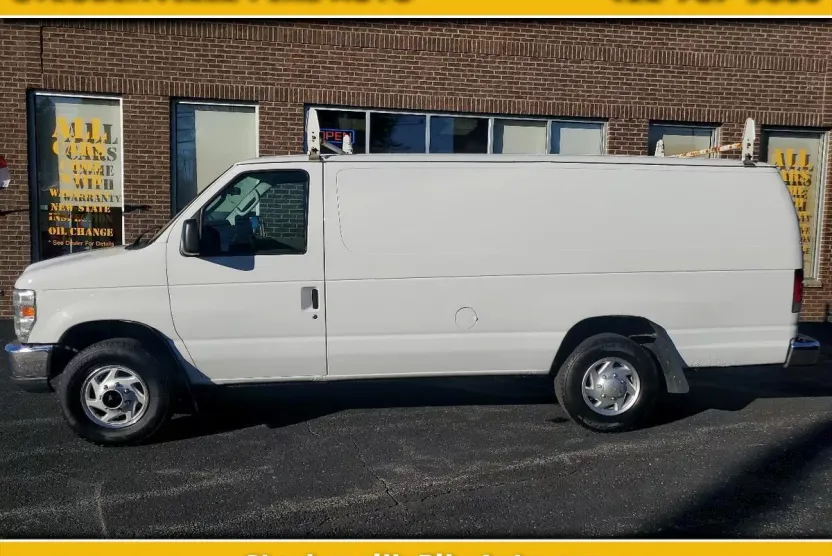 2011 Ford E-350 photo 1