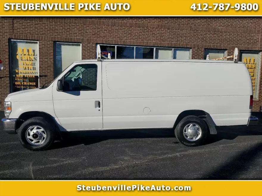 2011 Ford E-350 photo 1