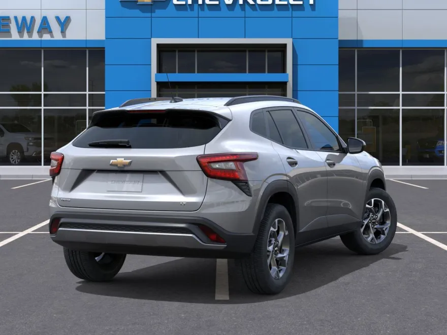 2025 Chevrolet Trax LT photo 1