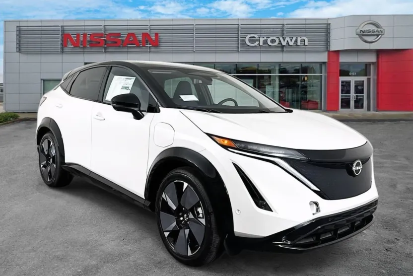 2025 Nissan ARIYA Platinum photo 1