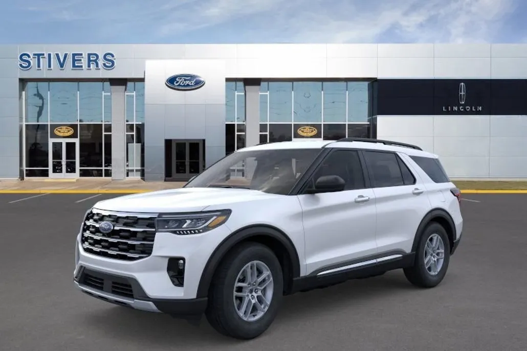 2025 Ford Explorer photo 1