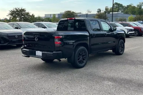 2026 Nissan Frontier SV photo 3