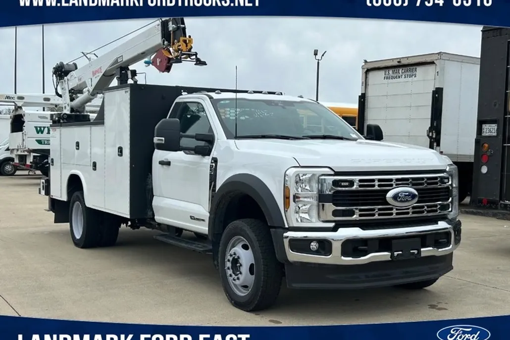 2024 Ford F-550 photo 1