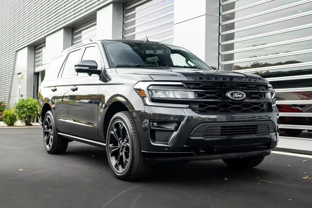 2023 Ford Expedition Limited photo 1