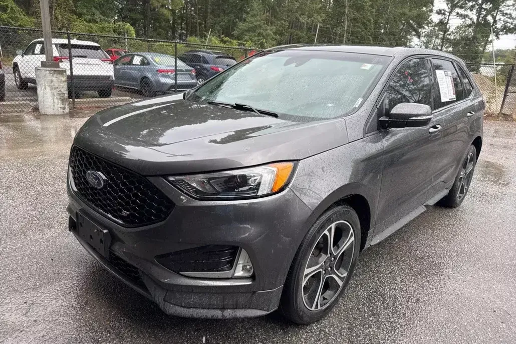 2019 Ford Edge ST photo 1
