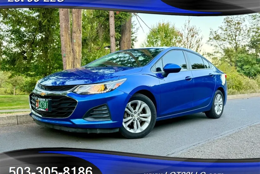 2019 Chevrolet Cruze LT photo 1