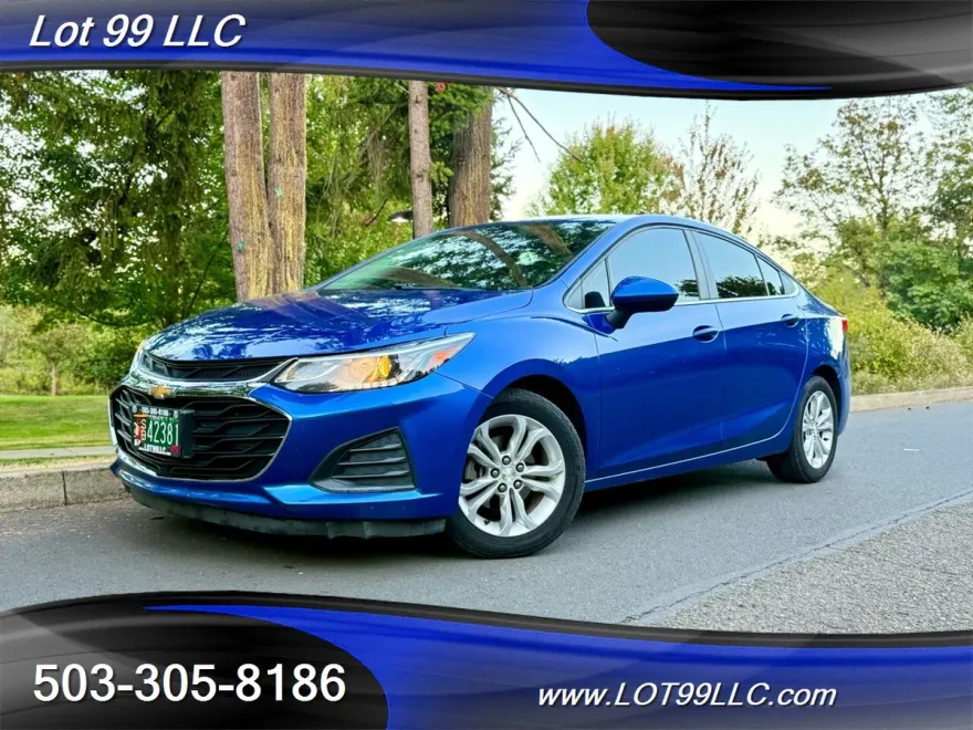 2019 Chevrolet Cruze LT photo 1