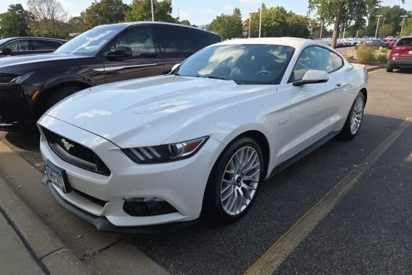 2017 Ford Mustang GT Premium photo 1