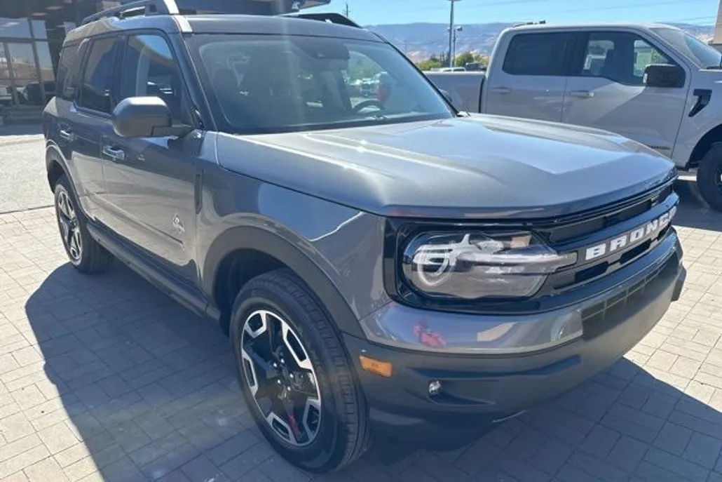 2024 Ford Bronco Sport Outer Banks photo 1
