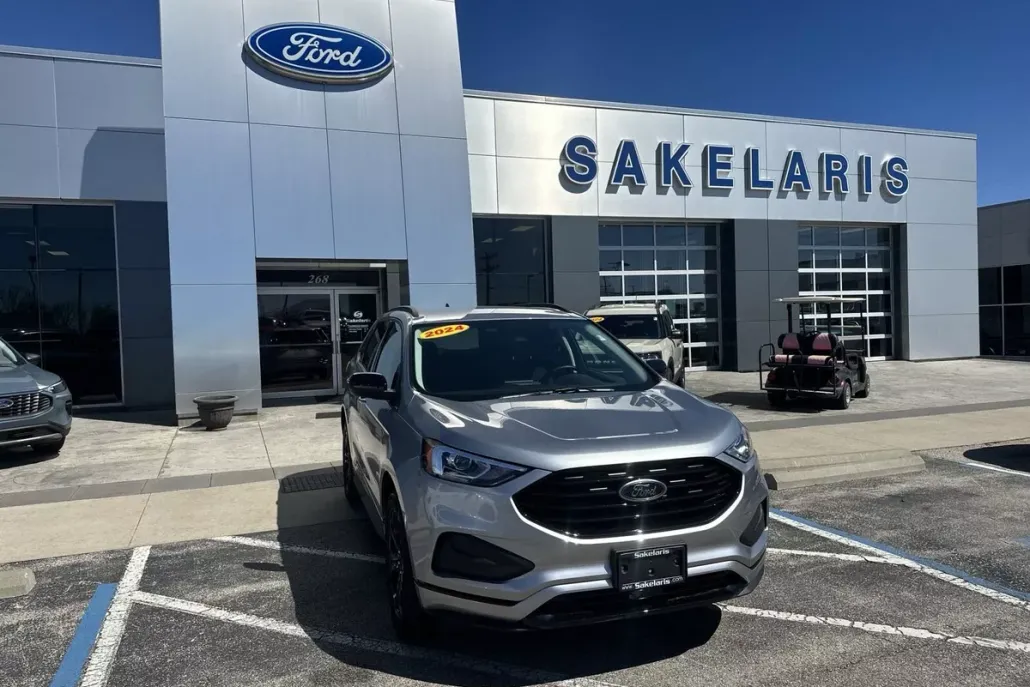 2024 Ford Edge SE photo 1