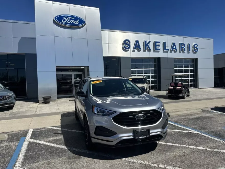 2024 Ford Edge SE photo 1