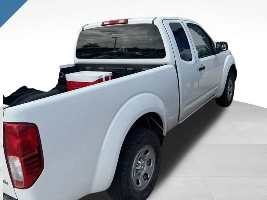 2014 Nissan Frontier S photo 1