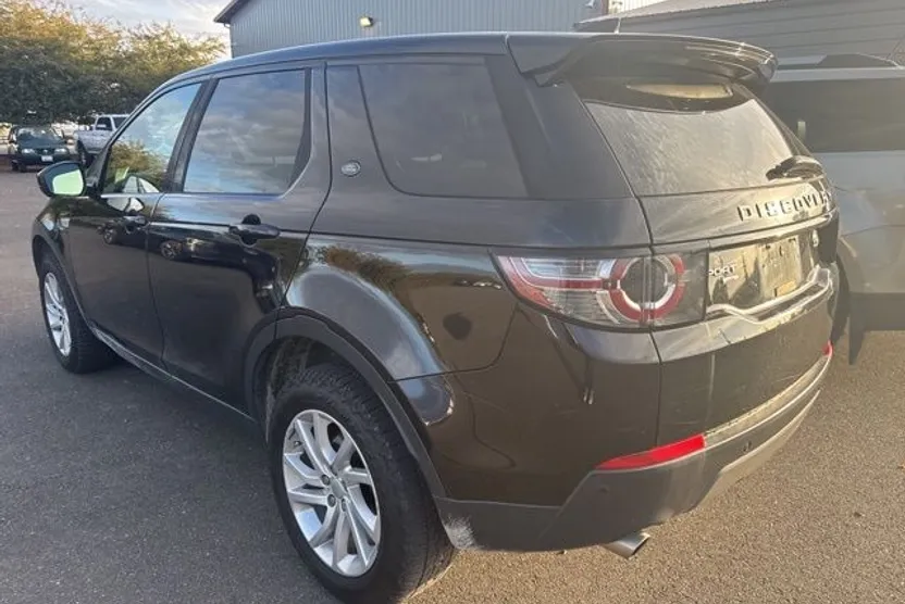 2017 Land Rover Discovery Sport HSE photo 1