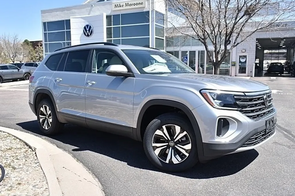 2025 Volkswagen Atlas SE photo 1