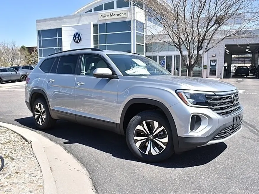 2025 Volkswagen Atlas SE photo 1