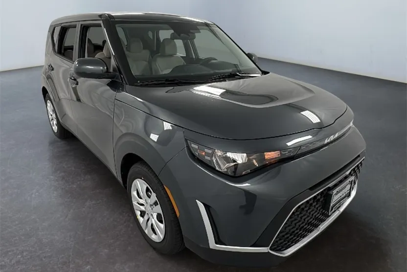2025 Kia Soul LX photo 1