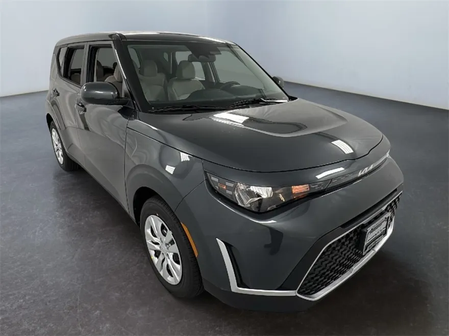 2025 Kia Soul LX photo 1