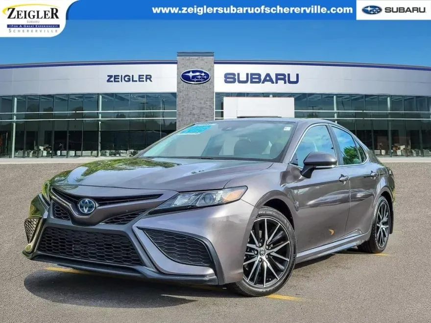 2023 Toyota Camry Hybrid SE photo 1