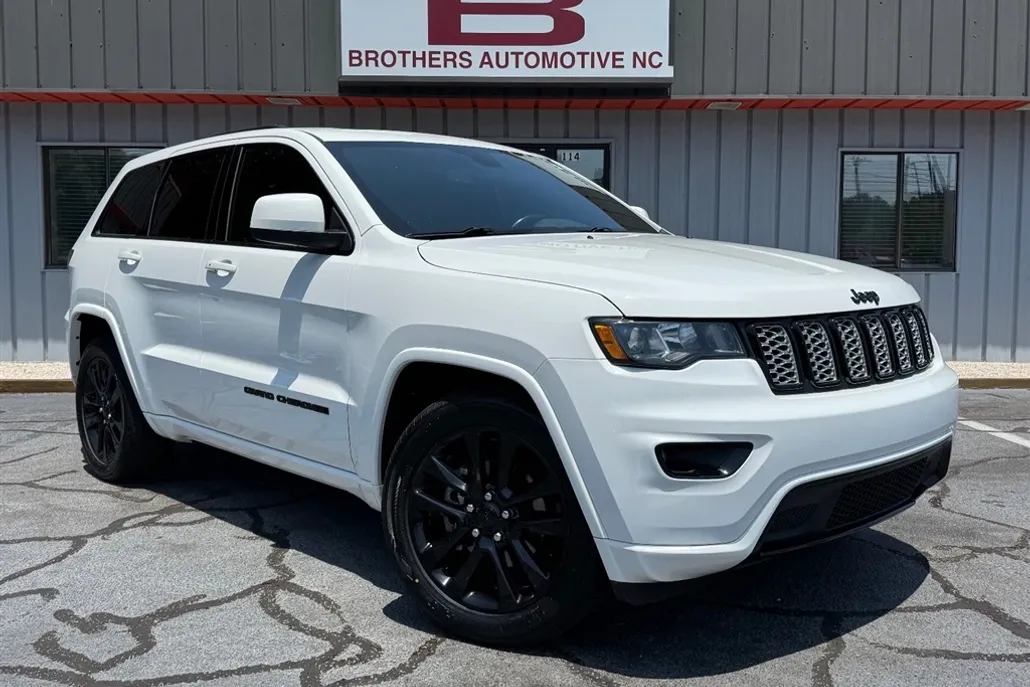 2019 Jeep Cherokee Altitude photo 1