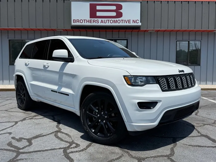 2019 Jeep Cherokee Altitude photo 1