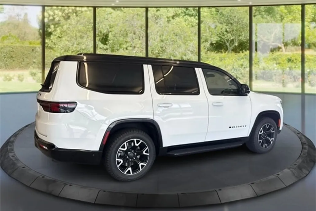 2025 Jeep Wagoneer Series II photo 1