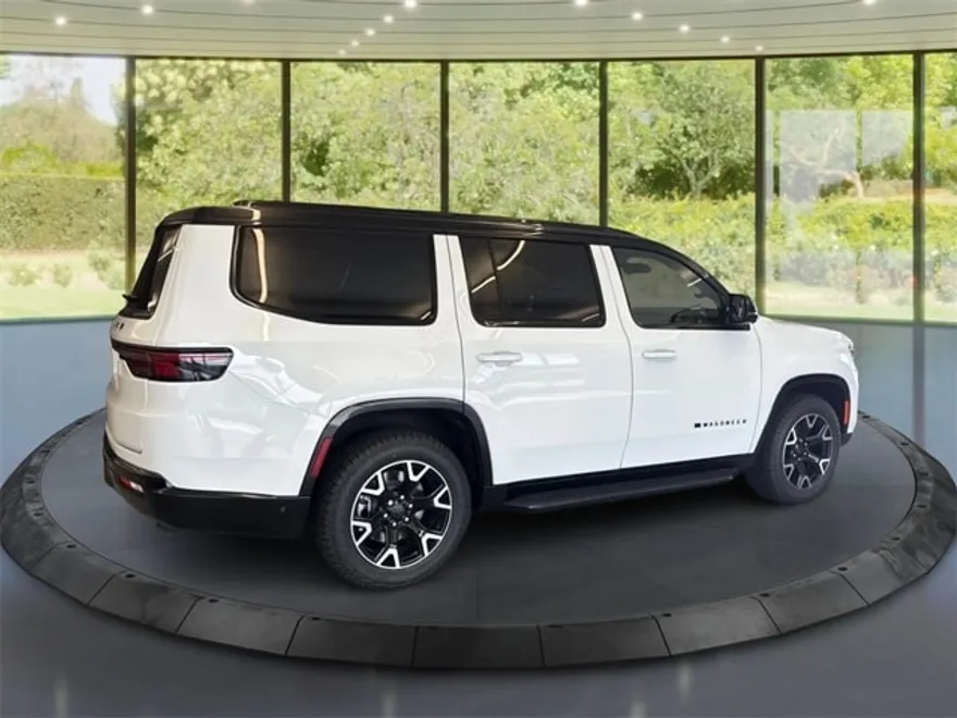 2025 Jeep Wagoneer Series II photo 1