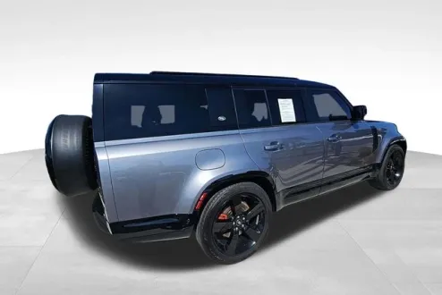 2024 Land Rover Defender 130 X photo 3