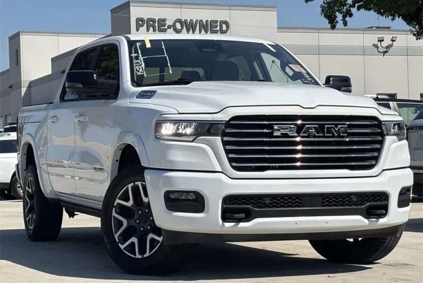 2025 Ram 1500 Laramie photo 1