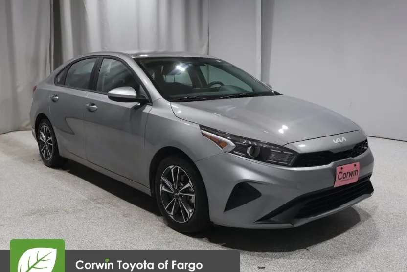 2024 Kia Forte LXS photo 1