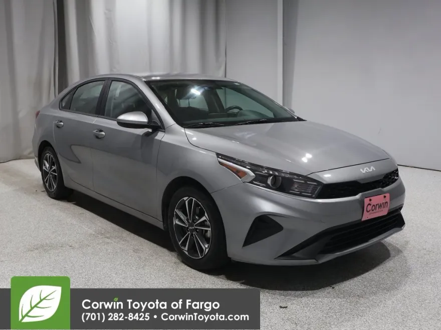 2024 Kia Forte LXS photo 1